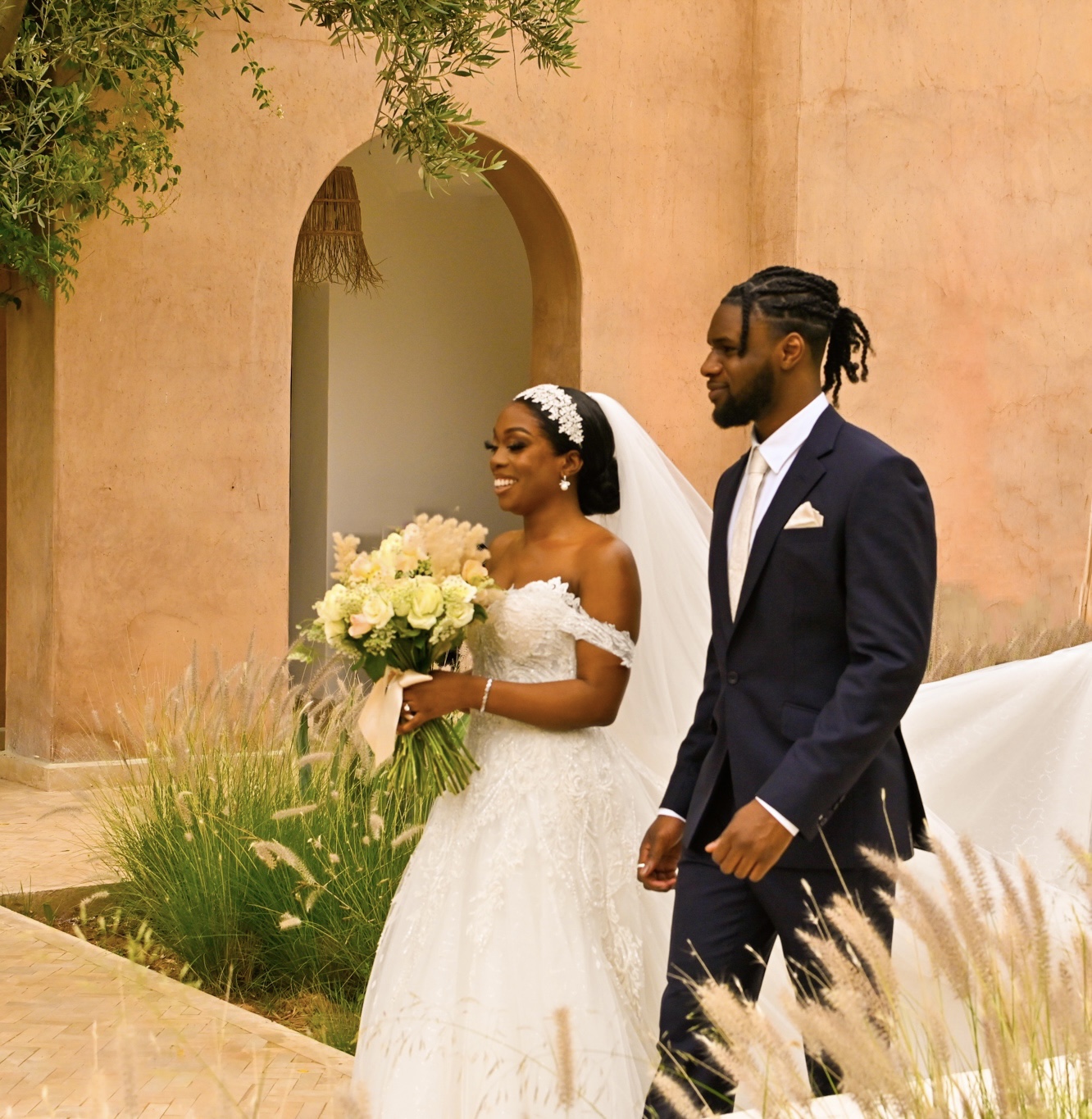 Photo set of Sisters Wedding